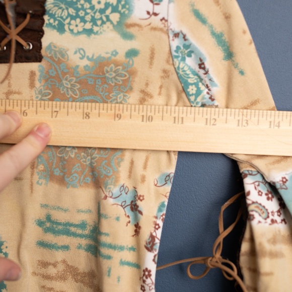 2/$20- VINTAGE Paisley patchwork shirt - Picture 7 of 8